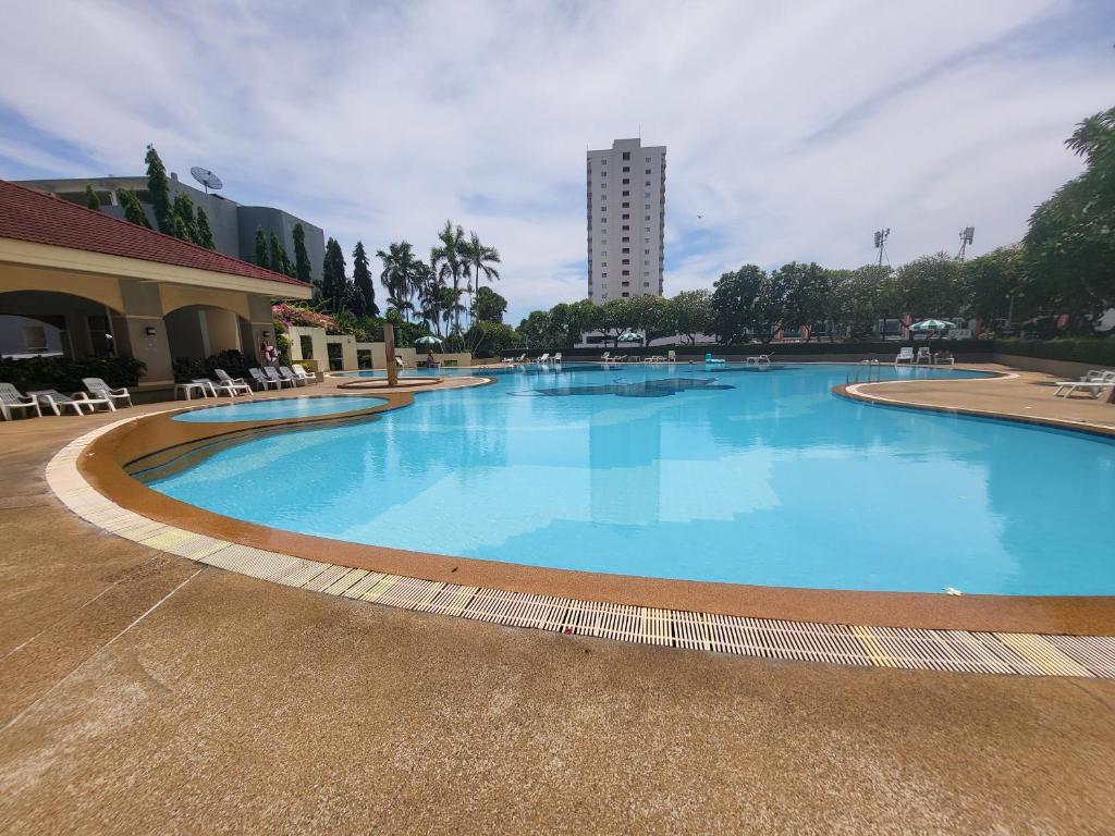 Rimhaad Condominium - Pool and Gym — photo 1