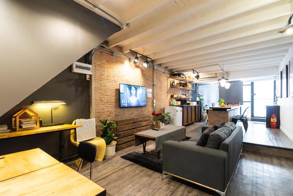 2BR House with Bathtub near Old City photo 3