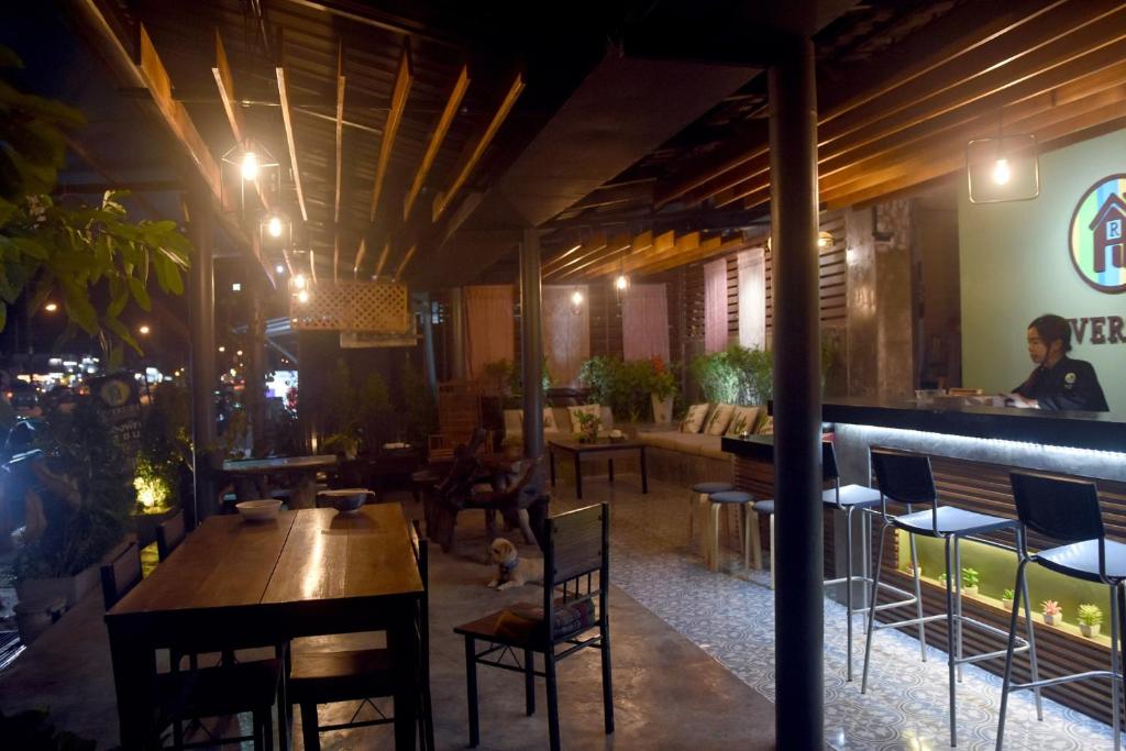 Riverside Guesthouse photo 3