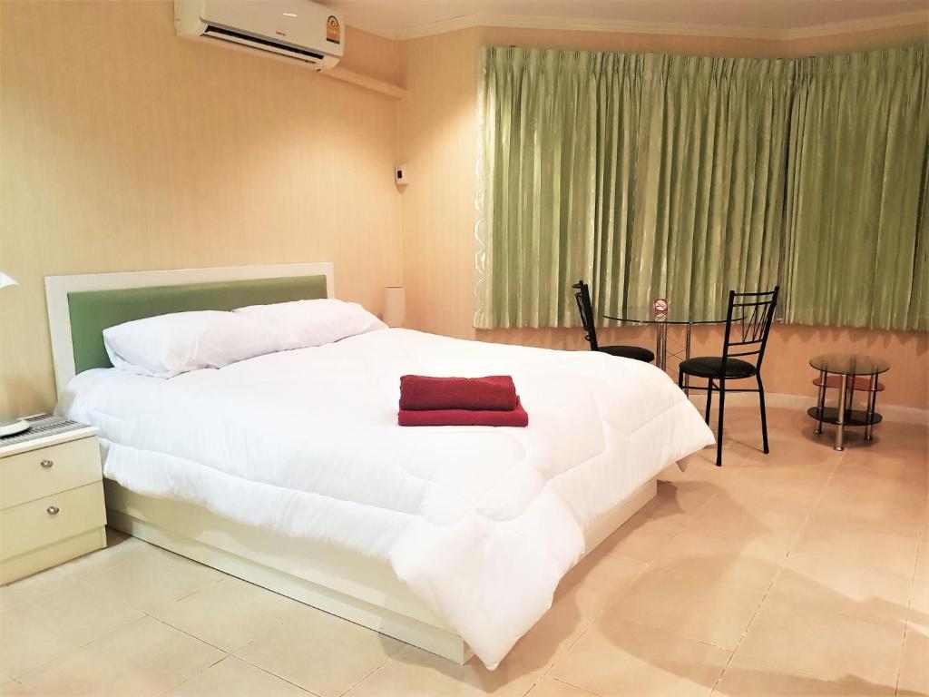Cozy Studio Near Jomtien Beach - Thip Condotel - Walk to the Sea — photo 1