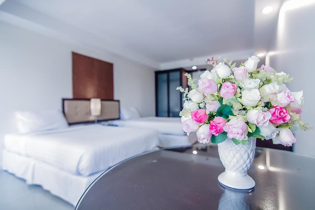 Romance Hotel Bangna photo 2