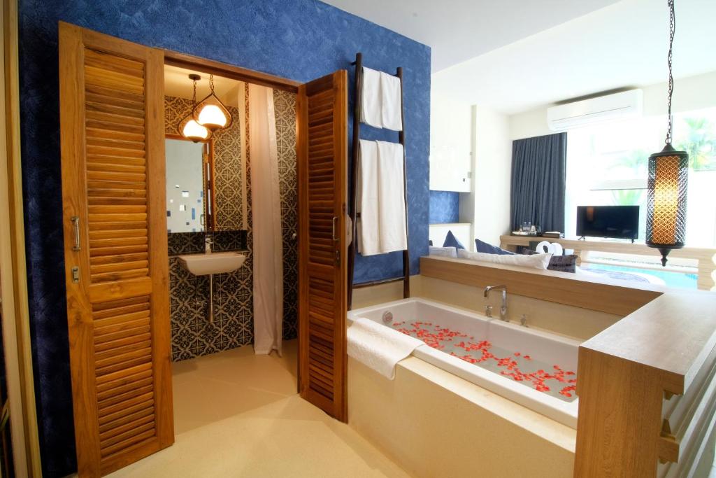 Tapae Gate Villa photo 2
