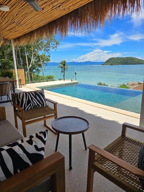 Sitaya Beachfront Villas — photo 1