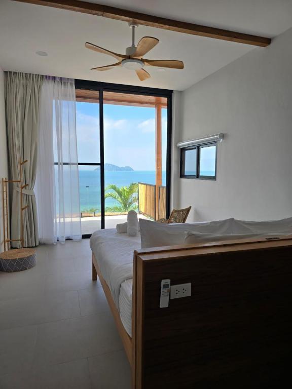 Sitaya Beachfront Villas photo 2