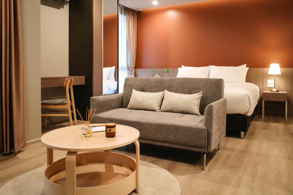 The Rise Suites Hotel photo 2