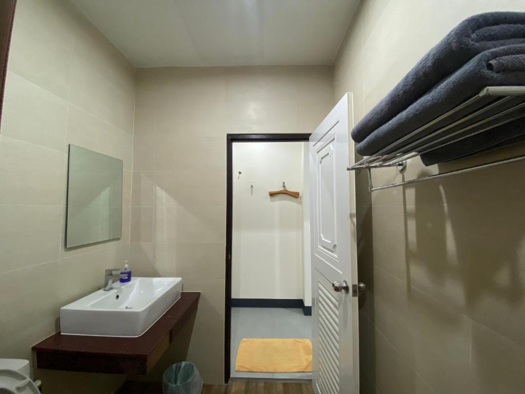 The 9th House photo 3