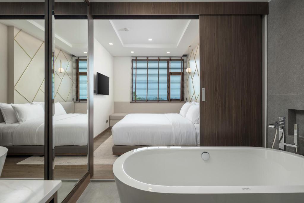 The Proud Karon Beach Phuket Trademark Collection By Wyndham photo 3