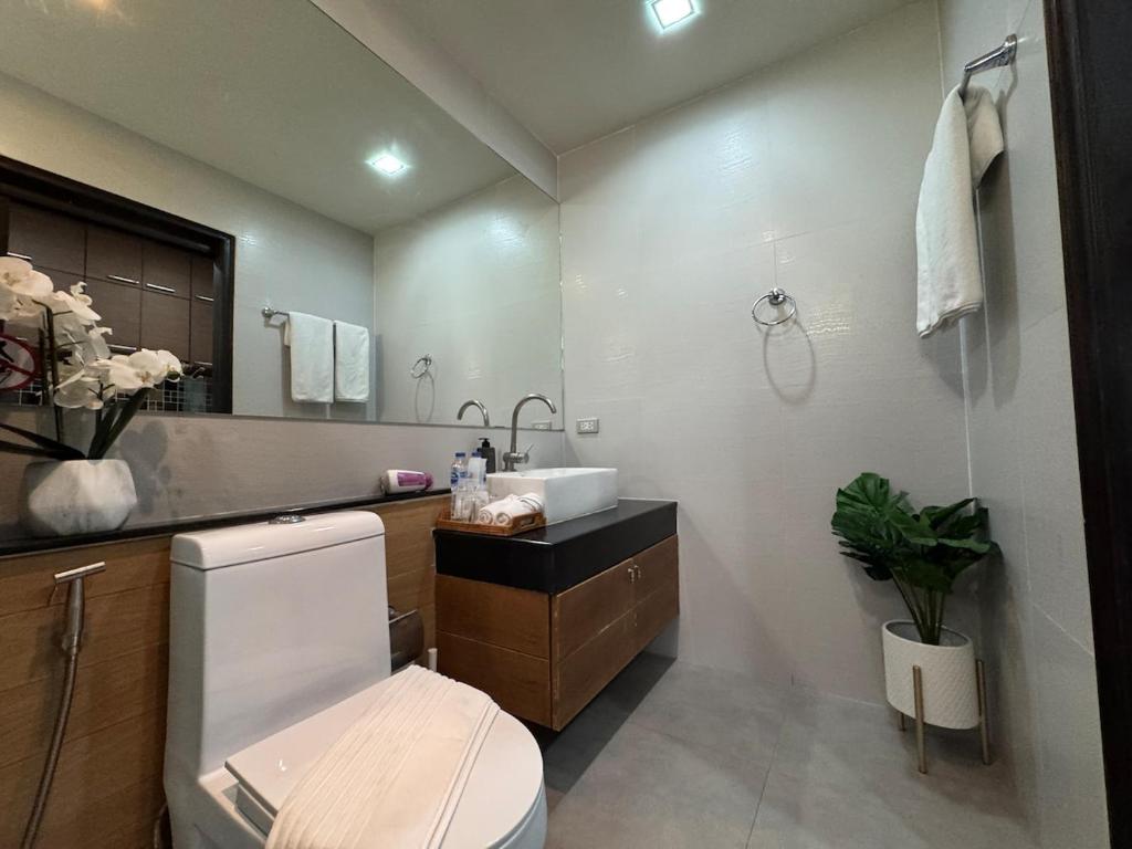 Stylish Seaview Studio Apartment photo 3
