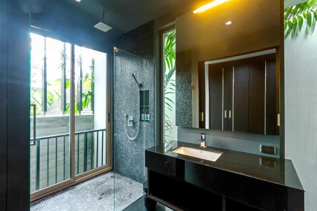 Spacious 5-bedroom private villa for groups of up to 12 guests photo 3