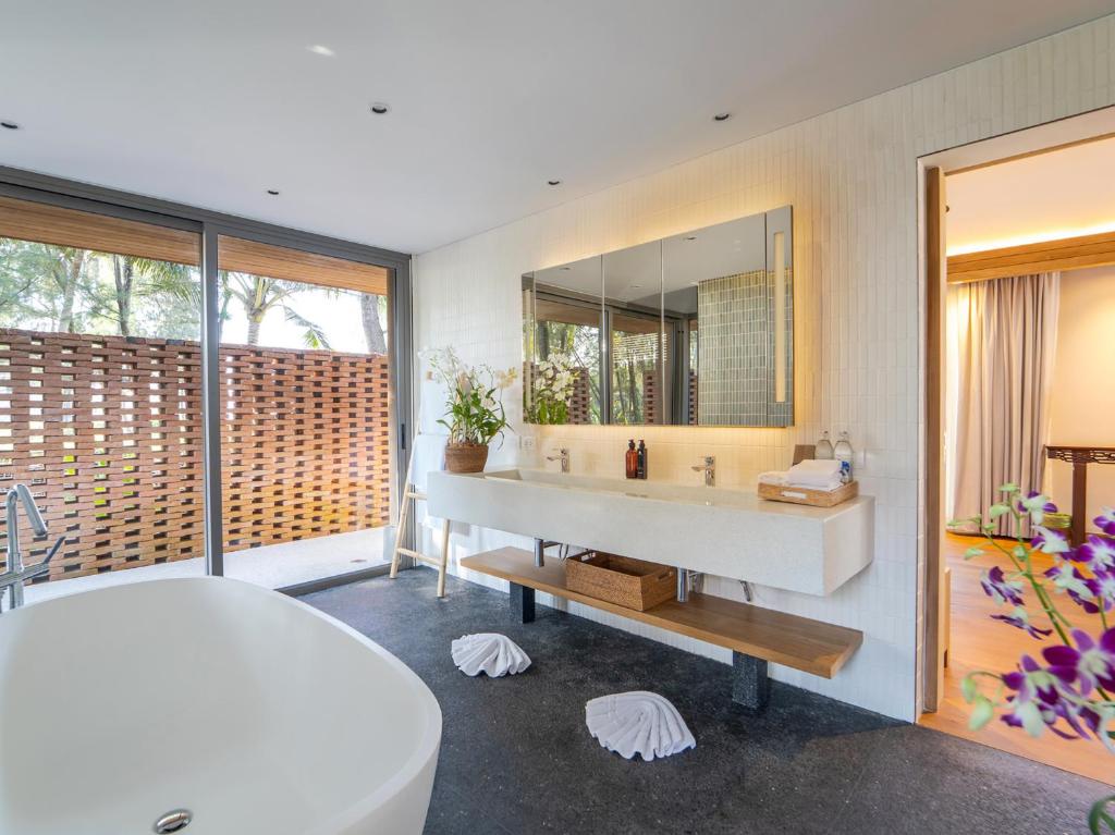 Luxury Beachfront Villa Phuket Private Pool Full Staff At Natai Beach photo 3