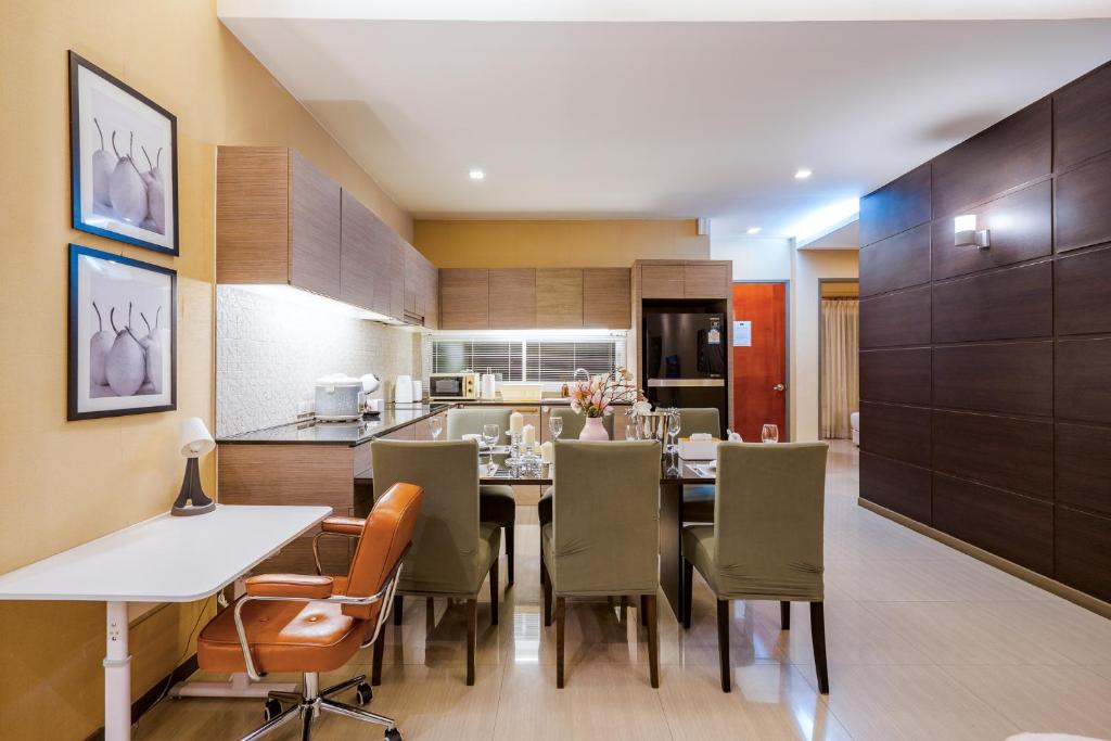 The Ville Jomtien- 3 Bedrooms Deluxe Pool Villa photo 2