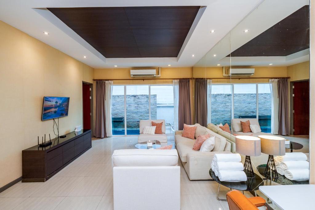 The Ville Jomtien- 3 Bedrooms Deluxe Pool Villa photo 3