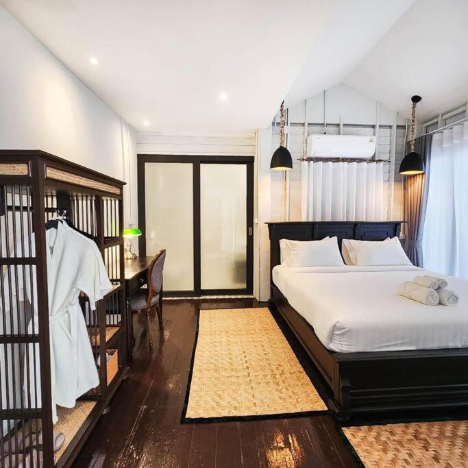 Siraburi boutique pool villa at Center of old town photo 2