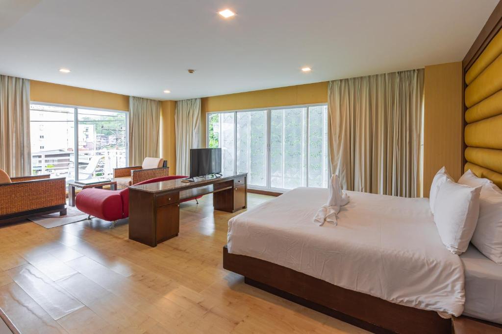 The Kris Resort Hotel photo 2