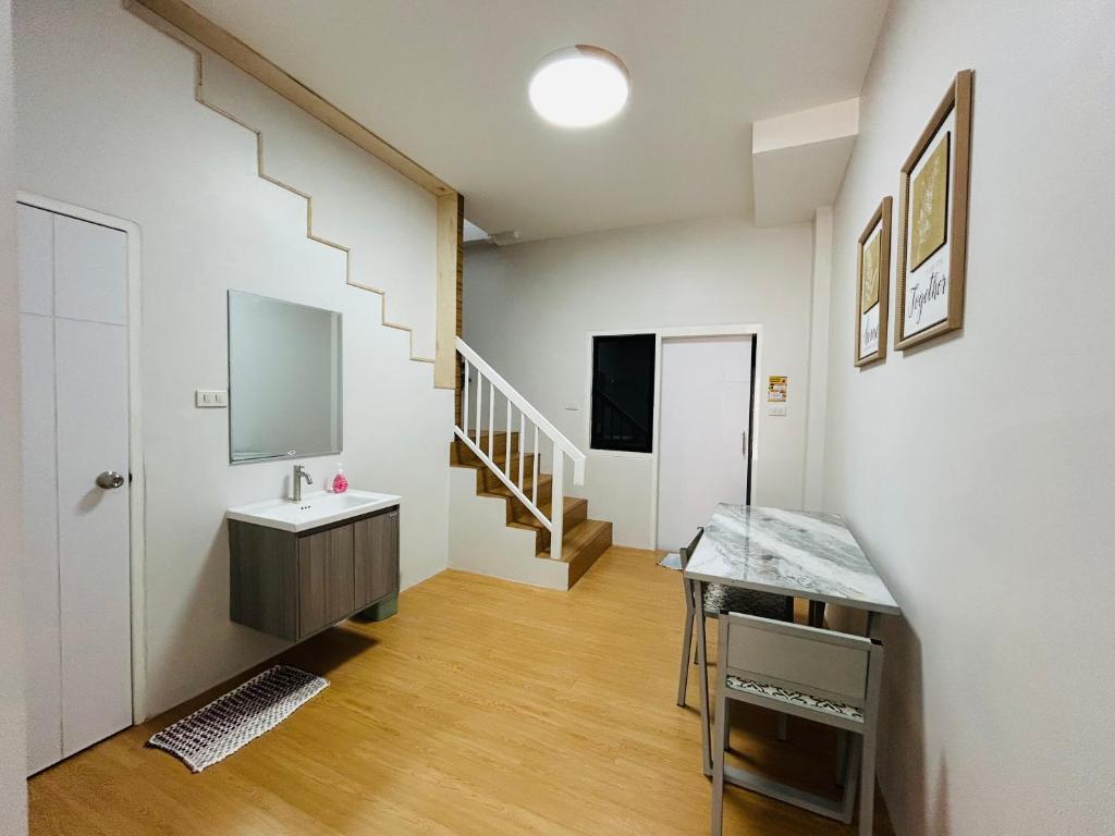 Sunsun House 10ppl 5min Nimman photo 3