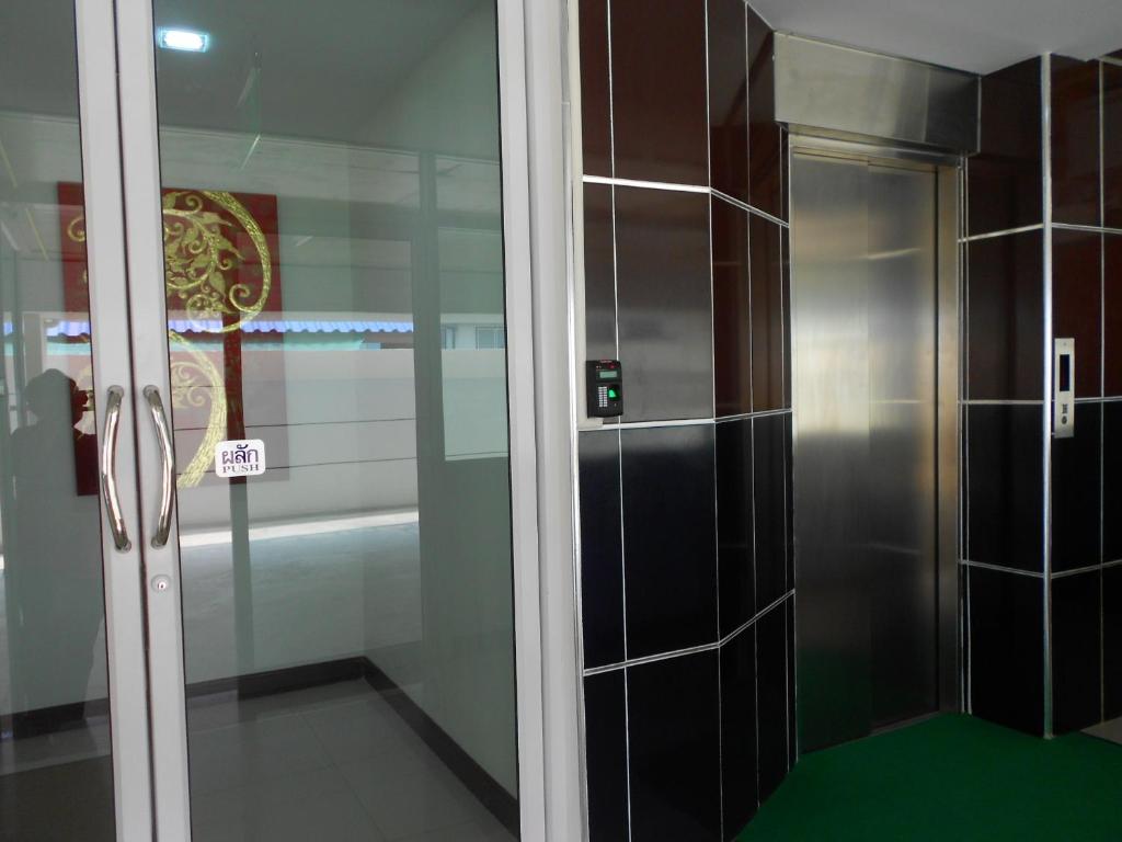 Mantra Place photo 3