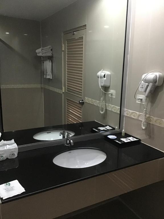 Tonkoon Hotel photo 2