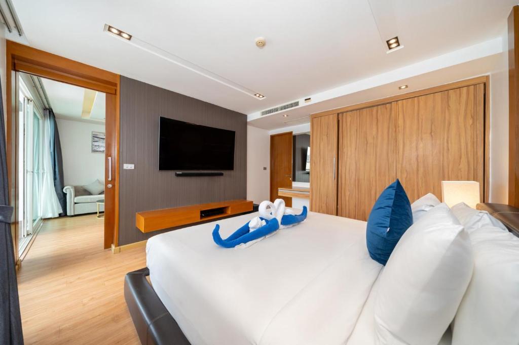 Spacious apartment with ocean view & jacuzzi photo 2