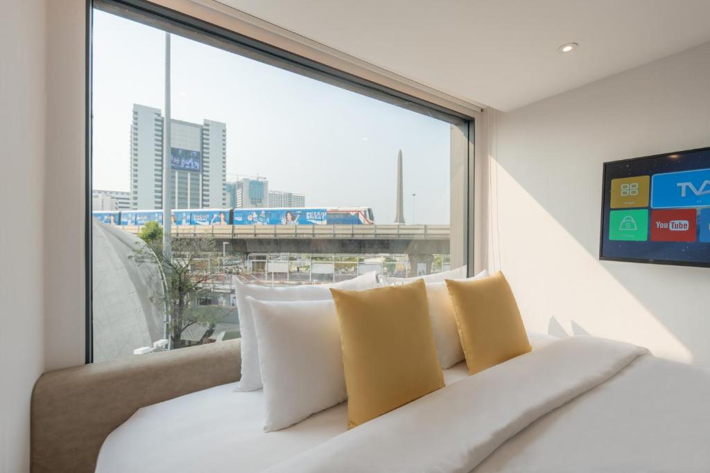 Yello Rooms Hotel Victory Monument photo 2