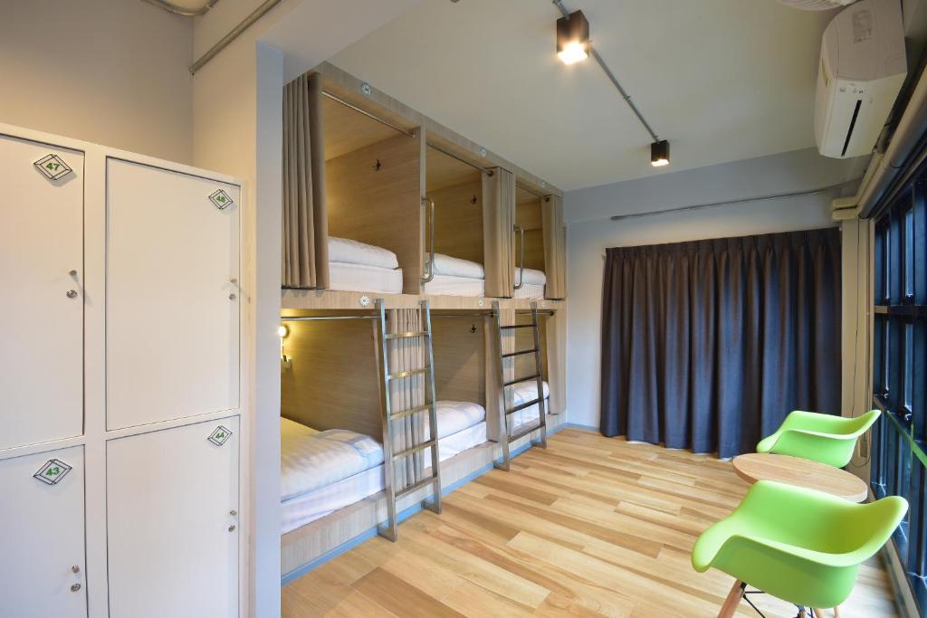 The Chatbox Silom Hostel photo 2