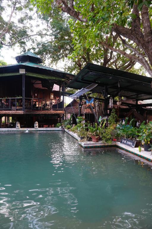 Tropical Hostel — photo 1