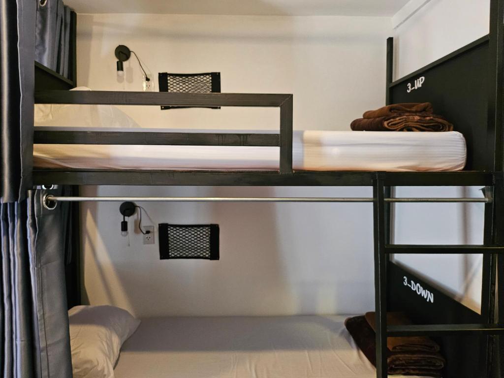 Tropical Hostel photo 2