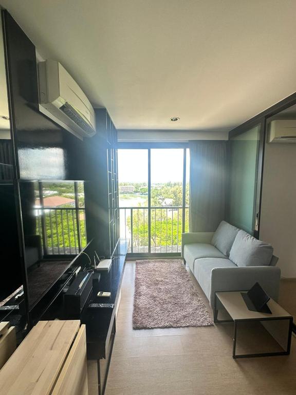 Top Floor Condo Mountainview — photo 1