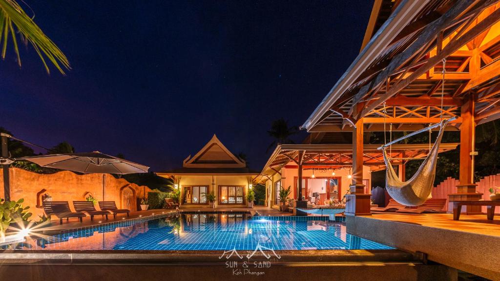 Sun and Sand Beachfront Pool Villa — photo 1