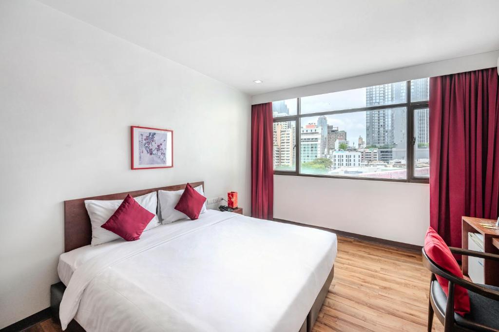 Ruamchitt Plaza Hotel — photo 1
