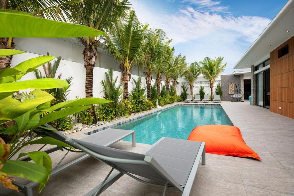 Stunning 4 bedrooms pool villa at Rawai kokmakham 2 photo 2