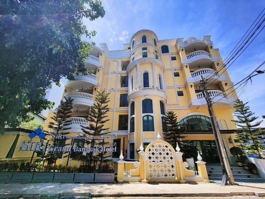 Siri Grand Bangkok Hotel — photo 1