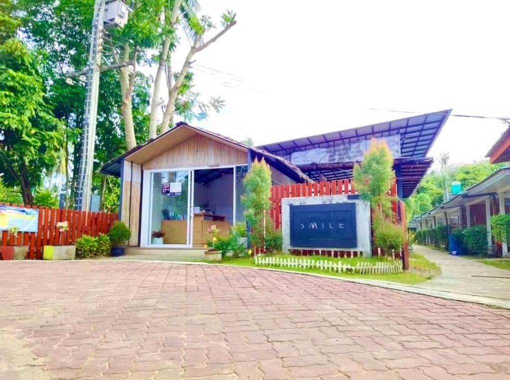 Smile Resort Koh Mook photo 2