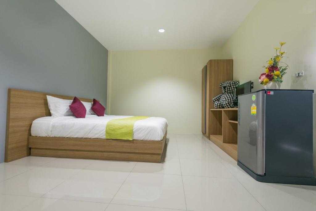 Tha-ruea Residence photo 3