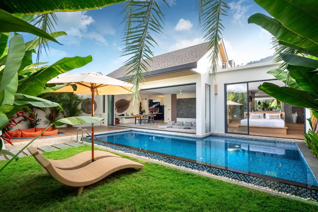 Golden Fish Villa - Tropical Modern Living — photo 1