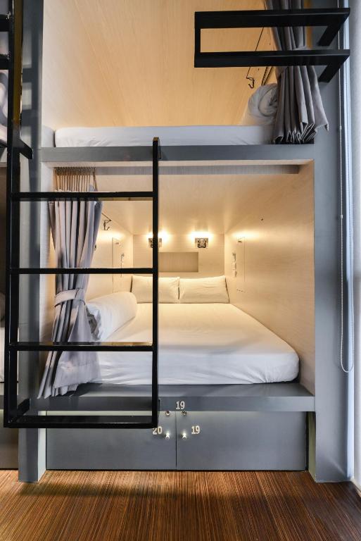 The Cube Hostel Silom photo 2