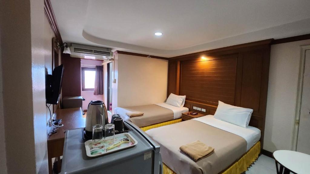White Rose​ Hotel​ II​ photo 2