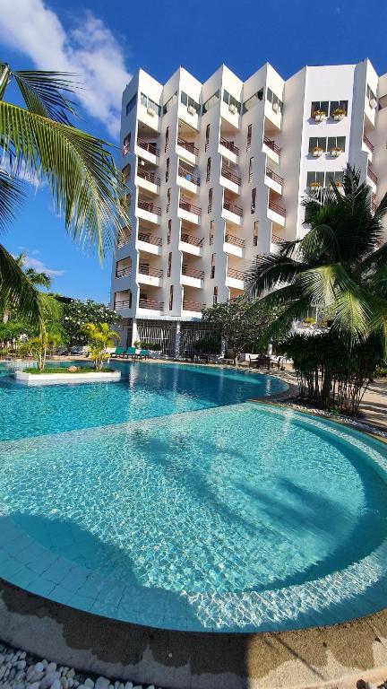 SEA SAND SUN CONDOMINIUM RAYONG Double Superior Condo with seaview - 7th floor free wifi — photo 1