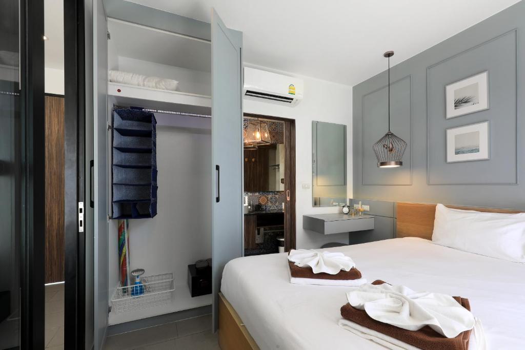The Sea View room in Palmyrah Surin by Holy Cow photo 2
