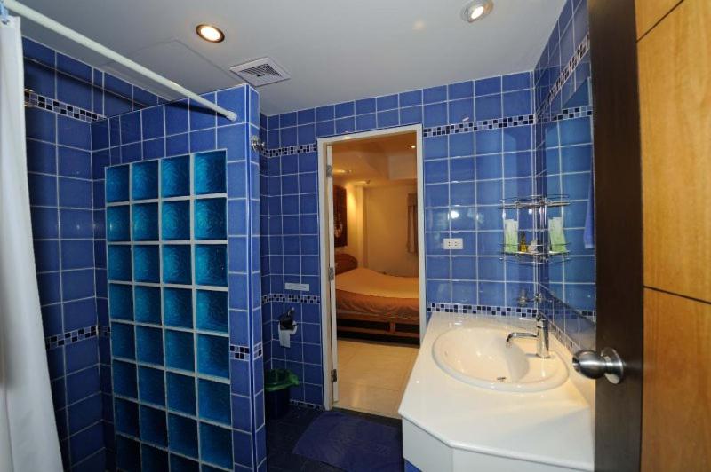 Royal Park Apartments photo 3