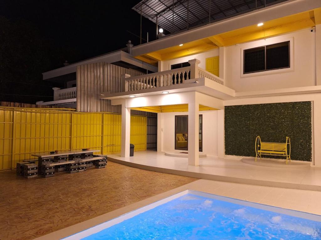 The Yellow House Poolvilla — photo 1