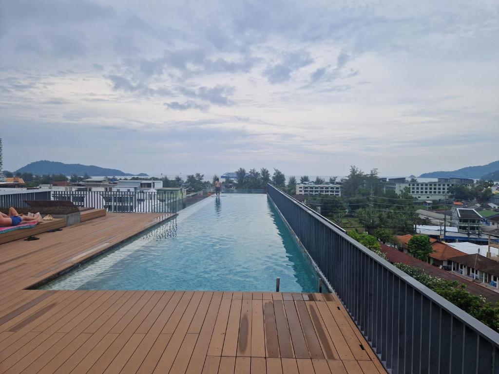 The Deck Condo Patong 5Fl Pool View photo 3
