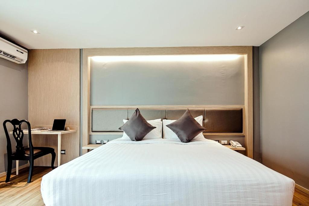 Three Sukhumvit Hotel - SHA Plus Certified photo 3