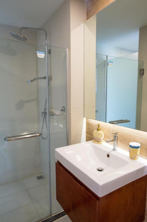 The Bleu condo unit photo 3