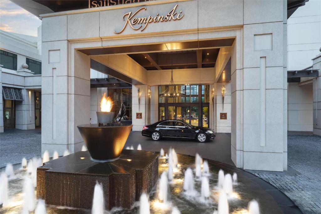 Siam Kempinski Hotel Bangkok photo 3