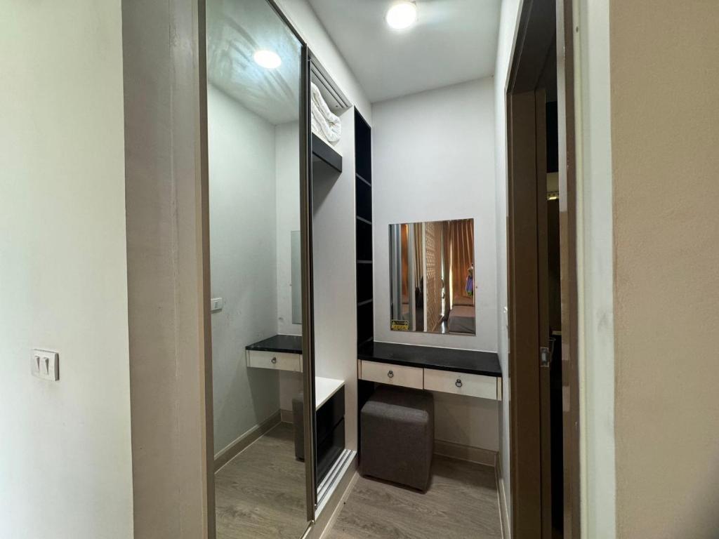Royal Lee Condo photo 3