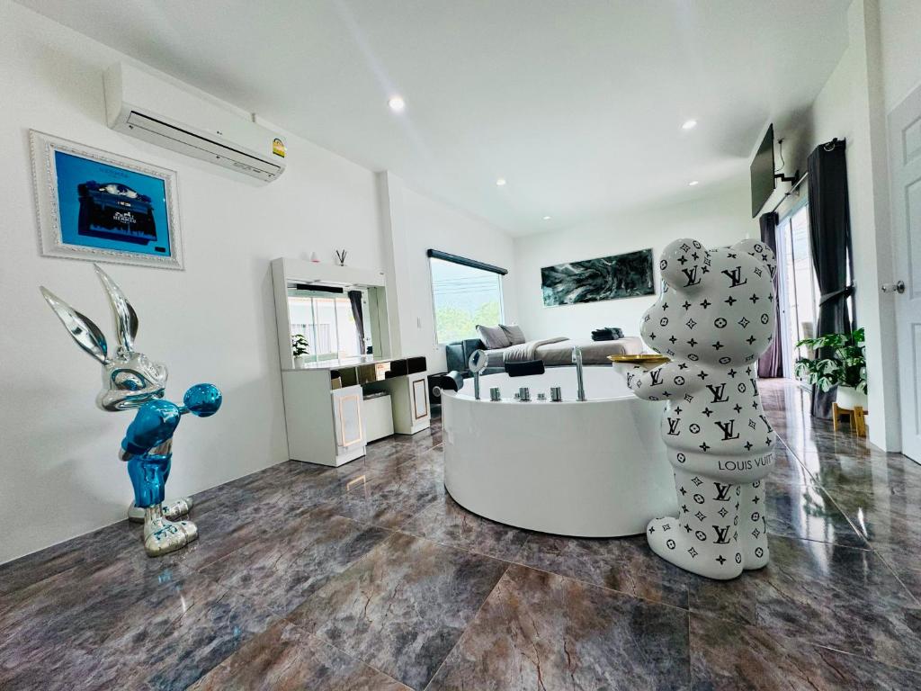 Secret Villa Private 4BR with Pool and Cinema photo 3