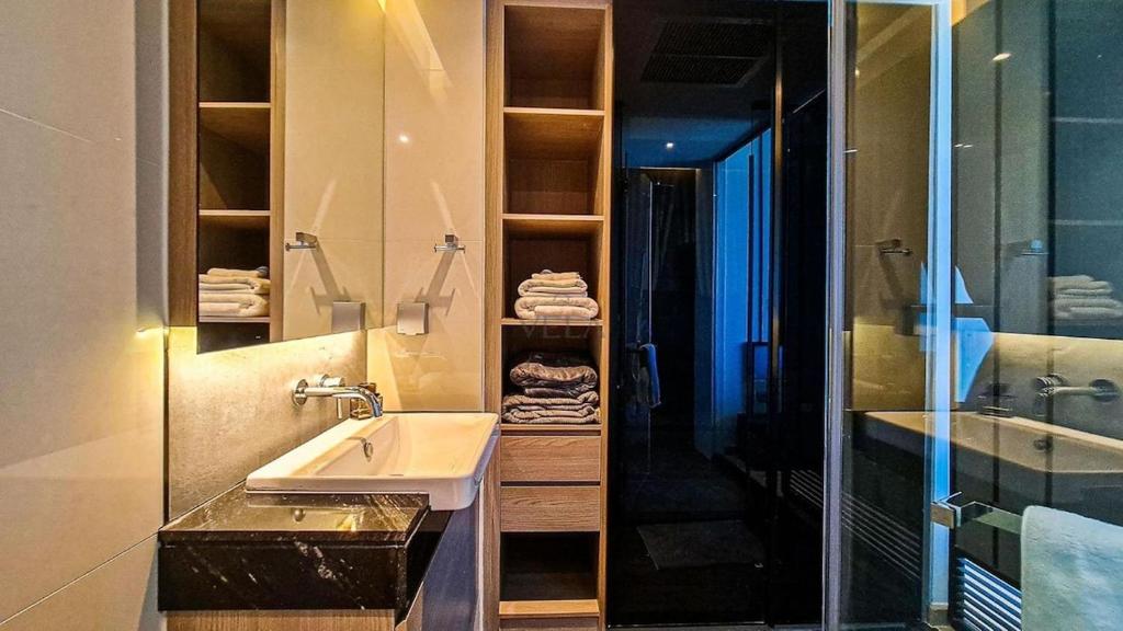 Stunning Sea View Condo -Next To Beach photo 3