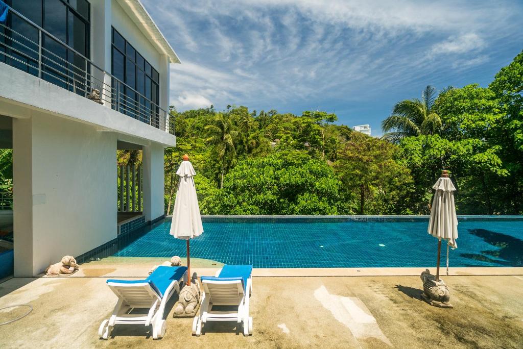 The Palm at Veloche Group by Lofty photo 3