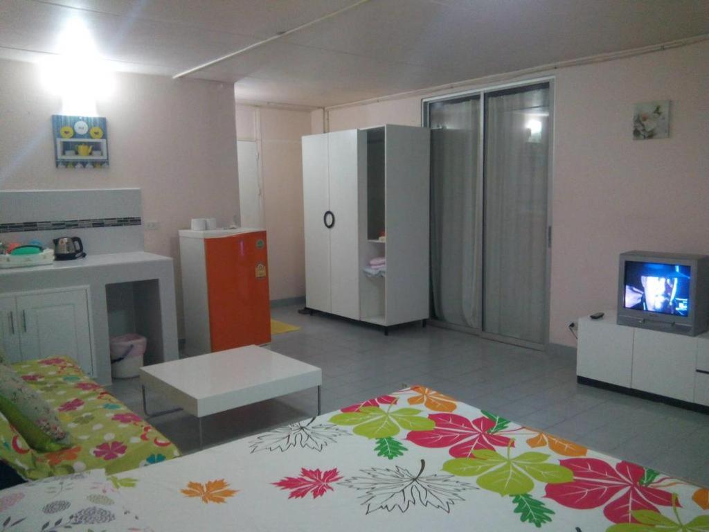 Chan Kim Don Mueang Guest House Triple room photo 3