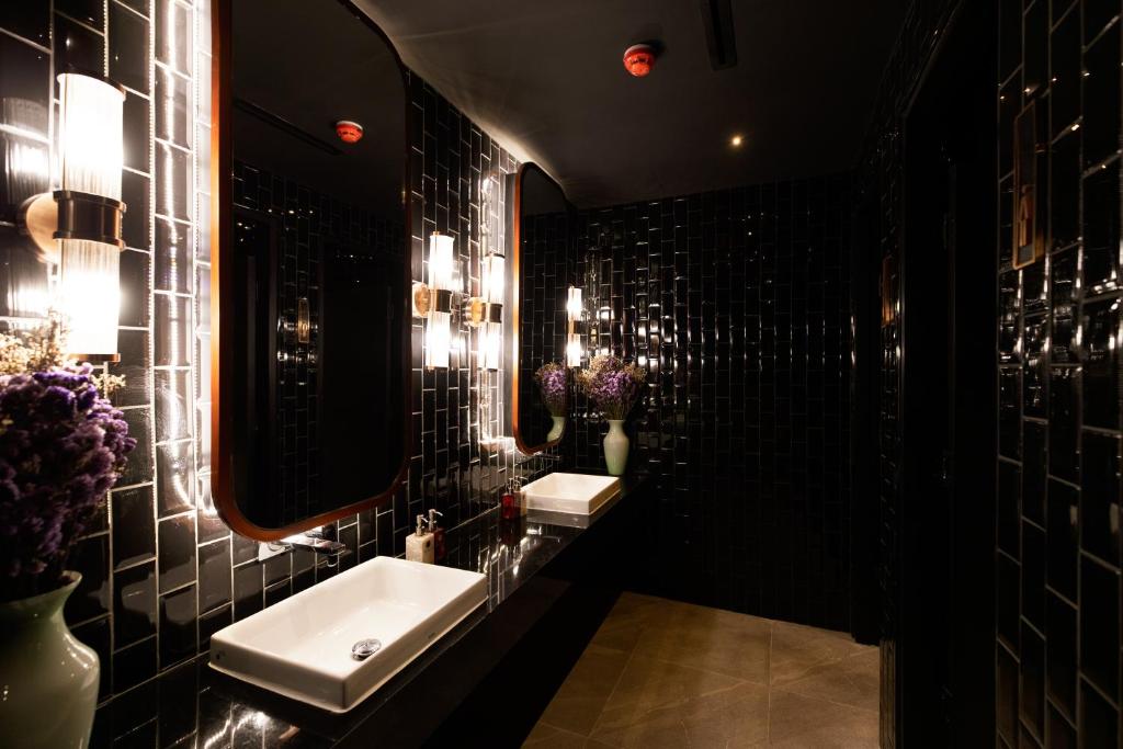 The Gravitique Hotel Khaosan photo 2